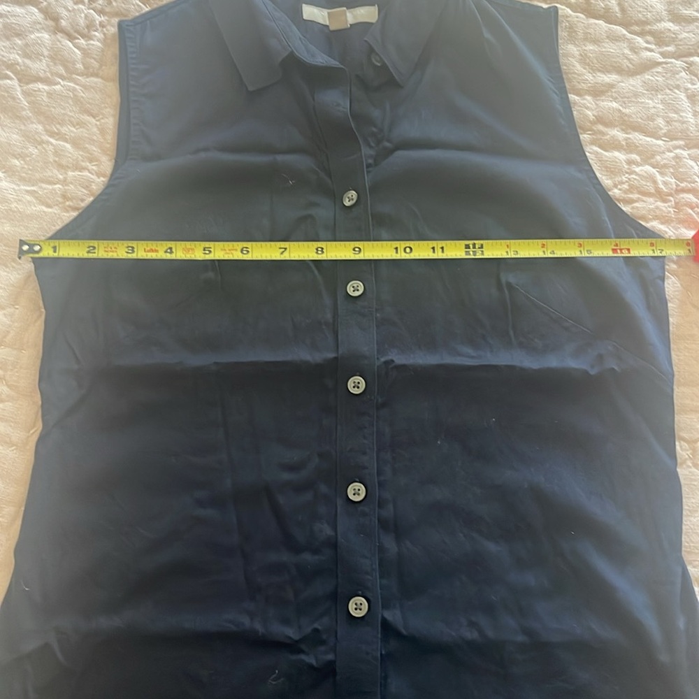 Banana Republic Sleeveless Button-up - Picture 6 of 7